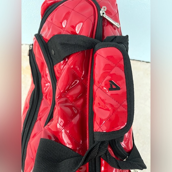 Travel computer or small duffle bag with wheels and extended handle for travel - Picture 7 of 16